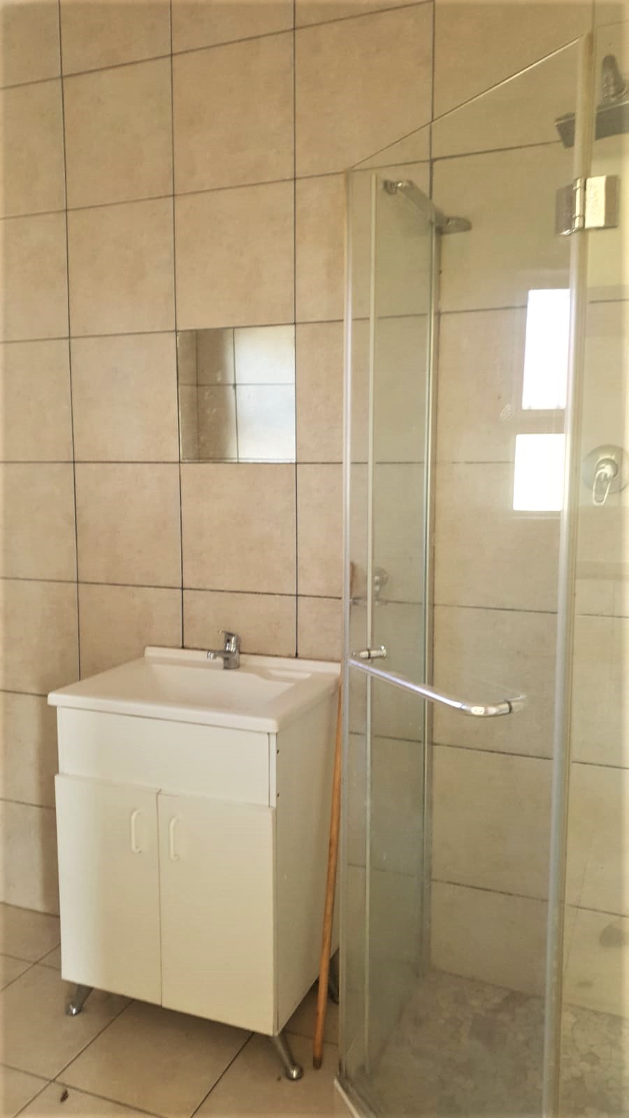 To Let 1 Bedroom Property for Rent in Quigney Eastern Cape